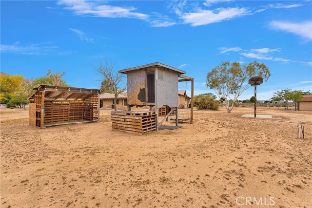 21978 Mojave Street, Apple Valley CA: https://media.crmls.org/medias/1da870a3-76c4-440a-abd0-66c402d544f7.jpg