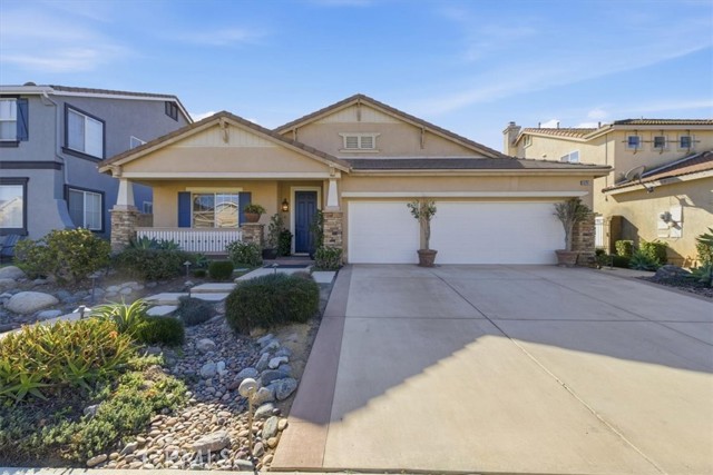 Detail Gallery Image 2 of 50 For 13747 Robinbrook Ct, Corona,  CA 92880 - 4 Beds | 2/1 Baths