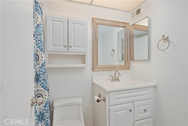 Detail Gallery Image 17 of 24 For 21040 Parthenia St #26,  Canoga Park,  CA 91304 - 2 Beds | 2/1 Baths