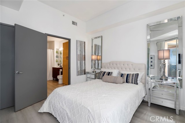 488 E Ocean Boulevard, Long Beach CA: https://media.crmls.org/medias/1da963c0-d9ec-4c35-a286-c16b0aa4d0f2.jpg