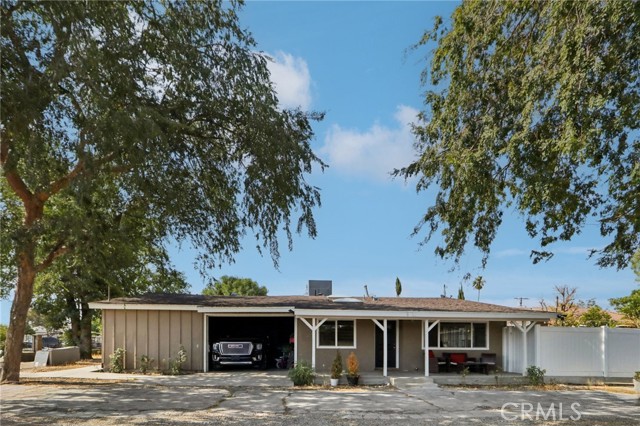 8040 Troost Avenue, North Hollywood CA: https://media.crmls.org/medias/1daad06b-4d59-4729-9c1d-6180a39b3618.jpg