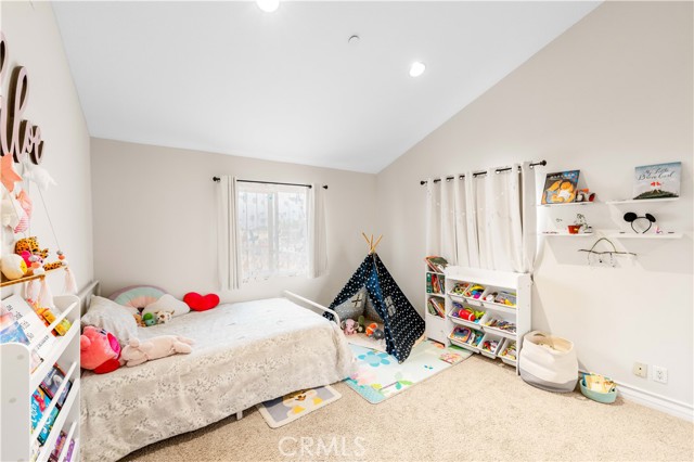 939 Via Camino, Wilmington CA: https://media.crmls.org/medias/1dabfe73-7fe0-4241-abab-a02b6b462f89.jpg