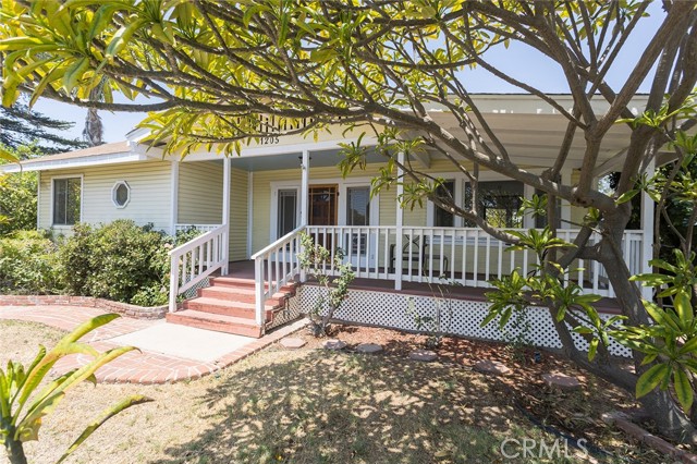 Detail Gallery Image 3 of 40 For 1205 Central Ave, Fullerton,  CA 92831 - 3 Beds | 2 Baths