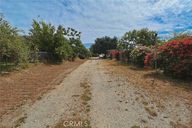 8005 Oleander, Fontana CA: https://media.crmls.org/medias/1dad25f9-ca14-4a00-82b4-e2621b7896c4.jpg