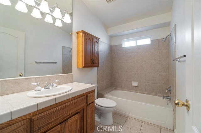 122 East, Madera CA: https://media.crmls.org/medias/1dae0571-a1b1-40ae-a7ec-d558f58236fa.jpg