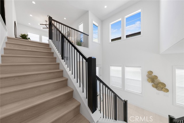 131 Bear Leaf Drive, Lake Forest CA: https://media.crmls.org/medias/1dae1632-5f5c-42b6-bef2-6e1c3b66fee5.jpg