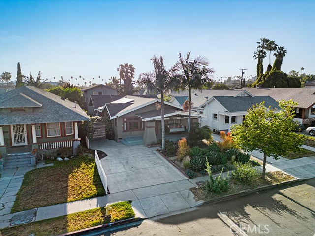 Detail Gallery Image 3 of 37 For 3031 4th Ave, Los Angeles,  CA 90018 - 6 Beds | 4/1 Baths