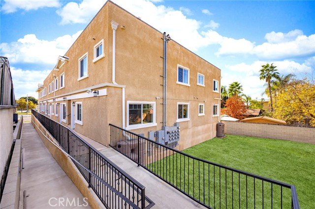5639 N Huntington Drive, Los Angeles CA: https://media.crmls.org/medias/1daf72c6-3a56-492c-b99f-b2fc78154929.jpg