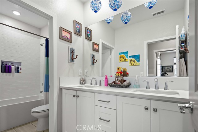 Detail Gallery Image 10 of 28 For 26957 Winding Trail Ct, Valencia,  CA 91381 - 3 Beds | 2 Baths