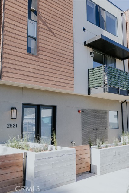 Front Image Thumbnail for CRNS26047550