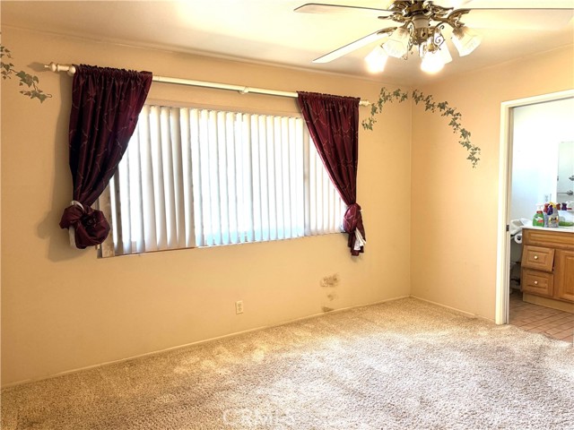 4949 California Avenue, Norco CA: https://media.crmls.org/medias/1db1b508-8e20-4f17-aa36-73d0ea37a822.jpg