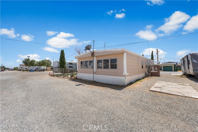 2121 Nadeau Street, Mojave CA: https://media.crmls.org/medias/1db21085-f45b-4f0e-b689-502aadb0271a.jpg