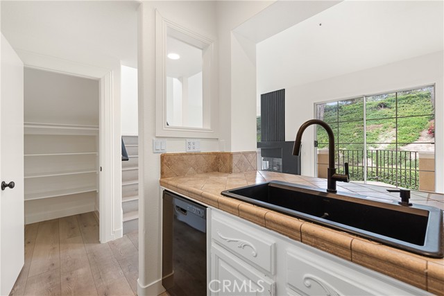 1 Overture Lane, Aliso Viejo CA: https://media.crmls.org/medias/1db29fff-72b1-4f5f-9abb-22799f32b08c.jpg