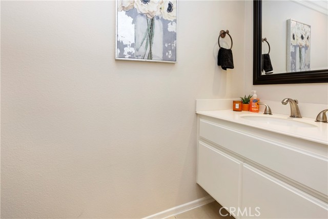 1db2e2b2 B3d8 4775 8882 56025b1c29ff