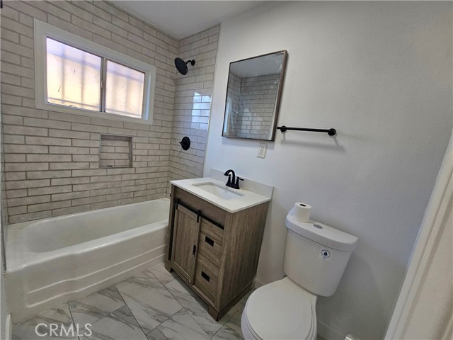 Detail Gallery Image 12 of 18 For 1555 E 107th, Los Angeles,  CA 90002 - 3 Beds | 2 Baths