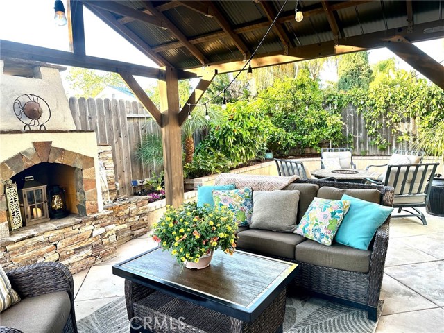 22471 Rippling Brook, Lake Forest CA: https://media.crmls.org/medias/1db33895-1811-4332-b102-882b5db3902f.jpg