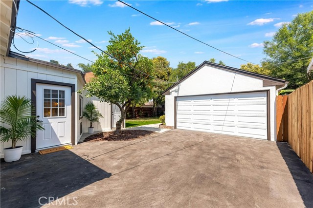 Detail Gallery Image 36 of 40 For 5550 Fallbrook Ave, Woodland Hills,  CA 91367 - 3 Beds | 2 Baths