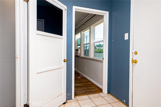 987 W 23rd Street, San Bernardino CA: https://media.crmls.org/medias/1db383af-dabd-4305-99b1-814f6561e19a.jpg