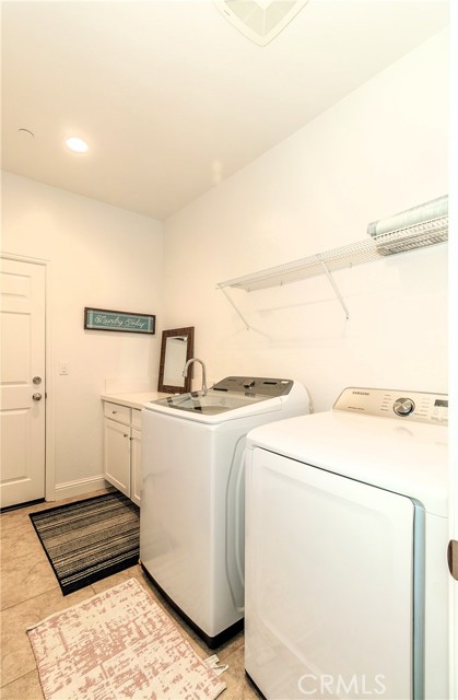Detail Gallery Image 25 of 43 For 2698 N Arroyo Ave, Fresno,  CA 93727 - 5 Beds | 3/1 Baths