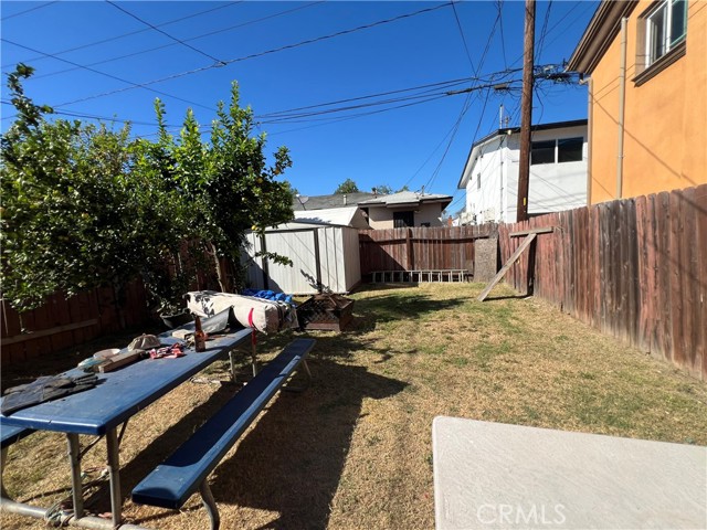 Detail Gallery Image 5 of 7 For 345 E 53rd, Long Beach,  CA 90805 - 2 Beds | 1 Baths