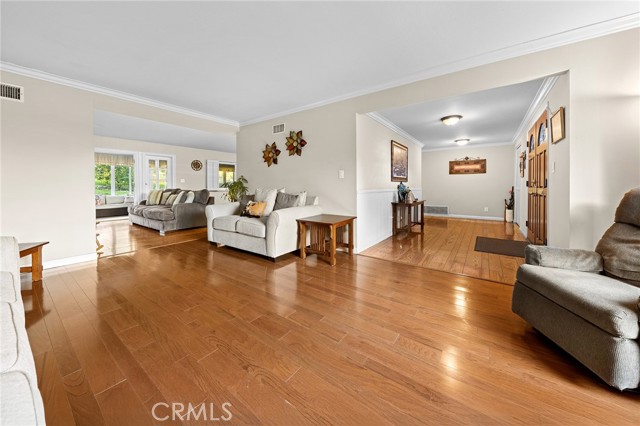 Detail Gallery Image 8 of 64 For 2070 Whitebluff Dr, San Dimas,  CA 91773 - 3 Beds | 2 Baths