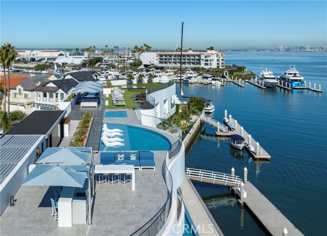 3 The Point, Coronado CA: https://media.crmls.org/medias/1db58eb6-3e9f-4c87-a3f7-3e5b576aed6c.jpg