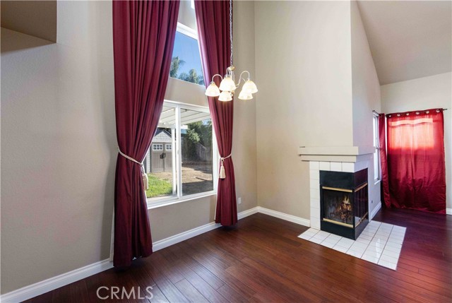 44594 Johnston Drive, Temecula CA: https://media.crmls.org/medias/1db6a361-e6a4-4451-8466-e2d925129edc.jpg