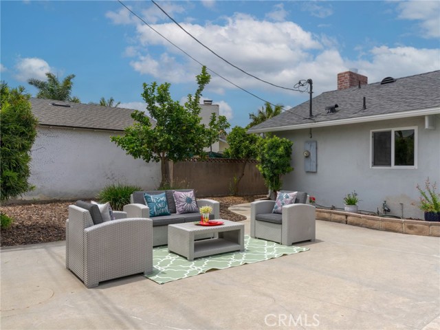 3340 Hillrose Dr, Rossmoor CA: https://media.crmls.org/medias/1db719ee-7ec6-4761-870d-2719ae574719.jpg