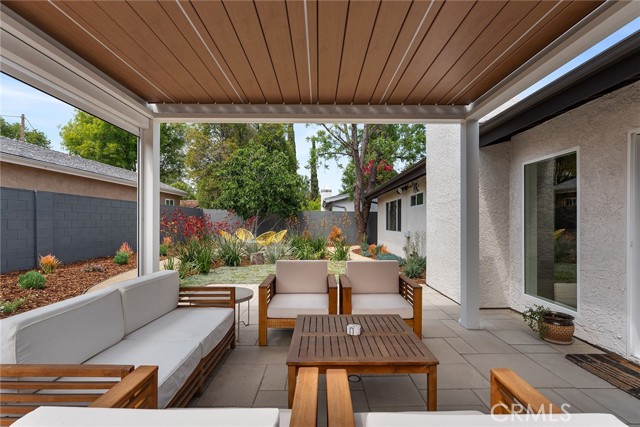 Detail Gallery Image 33 of 42 For 5607 Royer Ave, Woodland Hills,  CA 91367 - 4 Beds | 2 Baths