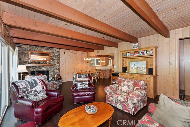 Detail Gallery Image 6 of 49 For 225 Fremont Rd, Lake Arrowhead,  CA 92352 - 3 Beds | 2 Baths