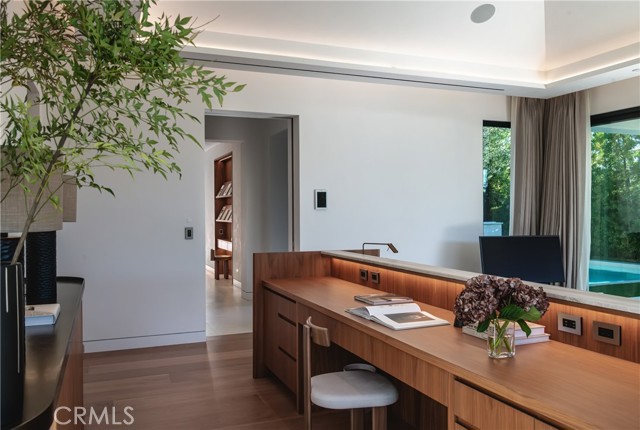 101 N Poinsettia Avenue, Manhattan Beach CA: https://media.crmls.org/medias/1db80507-e578-458f-81c3-718caa9c9b55.jpg