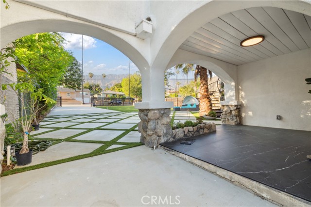 1290 E Woodbury Road, Pasadena CA: https://media.crmls.org/medias/1db86cf6-2f97-4573-8b00-3043acb69f9a.jpg