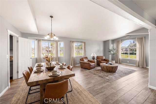 Detail Gallery Image 13 of 67 For 21725 Pinewood, Perris,  CA 92570 - 4 Beds | 3 Baths