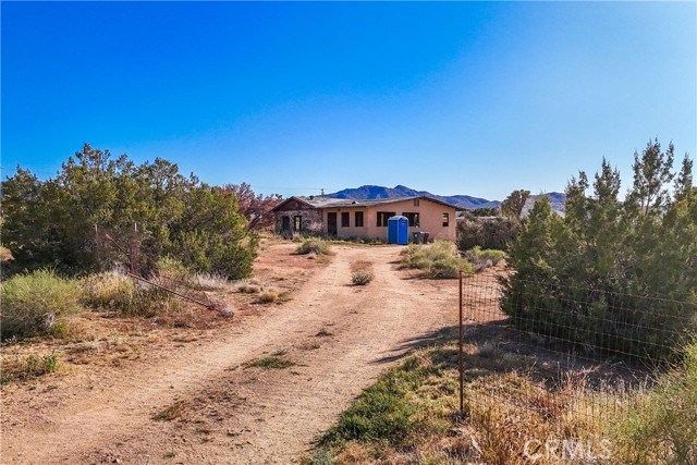 Detail Gallery Image 13 of 58 For 8626 La Contenta Rd, Yucca Valley,  CA 92284 - 2 Beds | 1 Baths