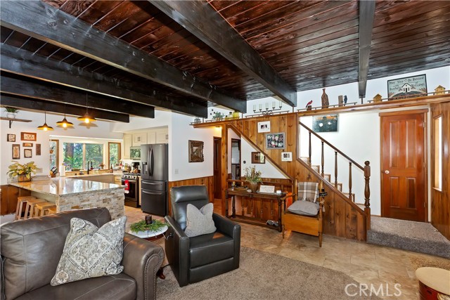 Detail Gallery Image 9 of 29 For 1213 Jungfrau Dr, Crestline,  CA 92325 - 4 Beds | 3 Baths