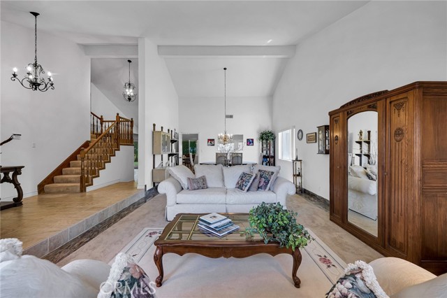 17262 Chase Street, Northridge CA: https://media.crmls.org/medias/1db91102-a3d7-4db2-8ef9-3bcb776d9624.jpg
