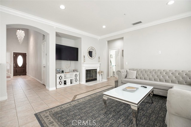 12134 Via Santa Marta, Sylmar CA: https://media.crmls.org/medias/1db9738c-6b9d-422e-a178-f0cb562b2317.jpg