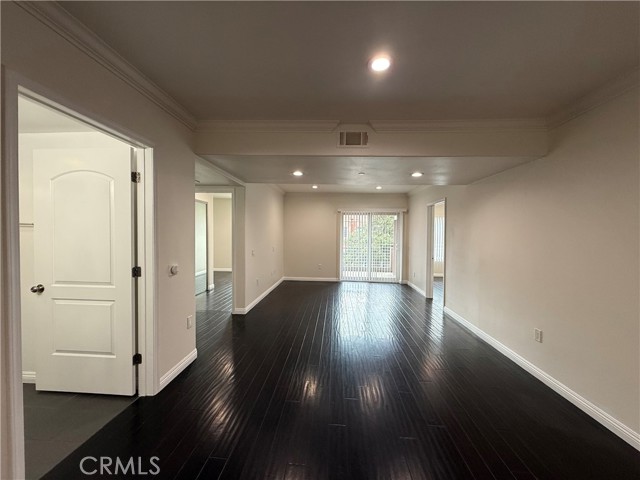 Detail Gallery Image 11 of 30 For 332 S Virgil #201,  Los Angeles,  CA 90020 - 3 Beds | 2 Baths