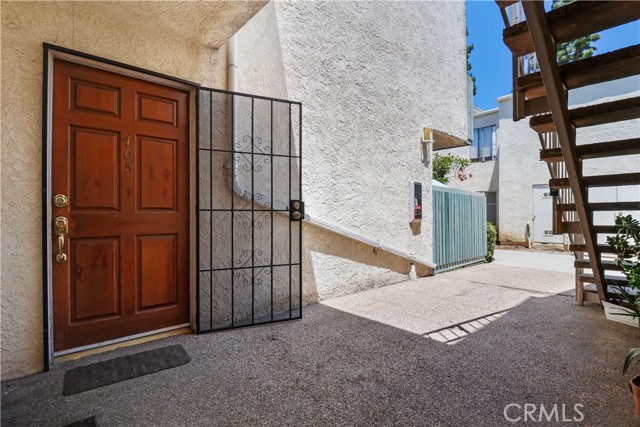 Detail Gallery Image 3 of 32 For 5700 Etiwanda Ave #105,  Tarzana,  CA 91356 - 3 Beds | 2 Baths