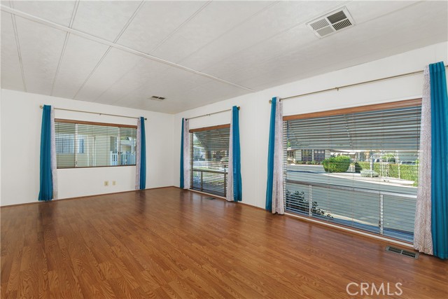 Detail Gallery Image 5 of 34 For 1251 Lugonia #54,  Redlands,  CA 92374 - 2 Beds | 2 Baths