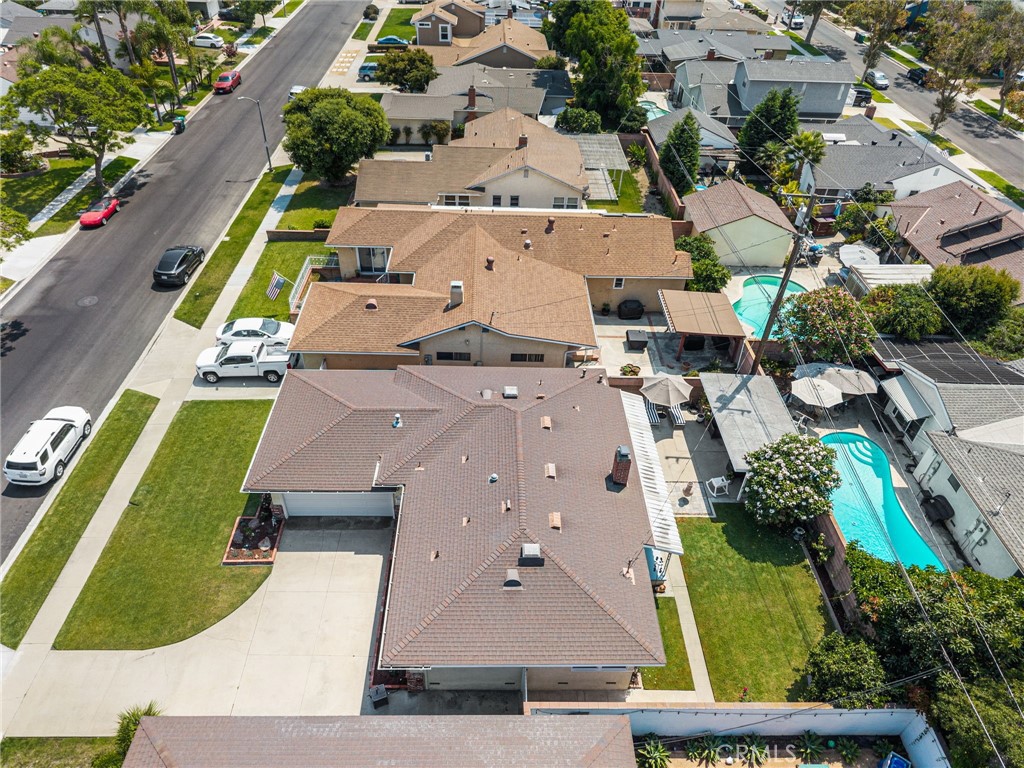 https://media.crmls.org/medias/1dbaaff9-419c-4909-a6f6-6f25a1b740fb.jpg?preset=X-Large
