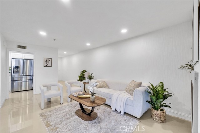 260 Cagney Lane, Newport Beach CA: https://media.crmls.org/medias/1dbadaab-0039-4bed-8822-9fea8abd6b33.jpg