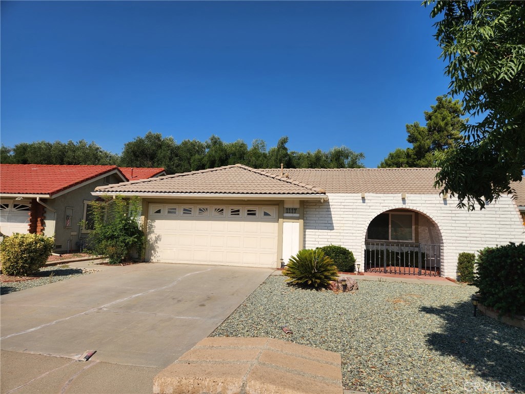1117 Lemon Gum Lane