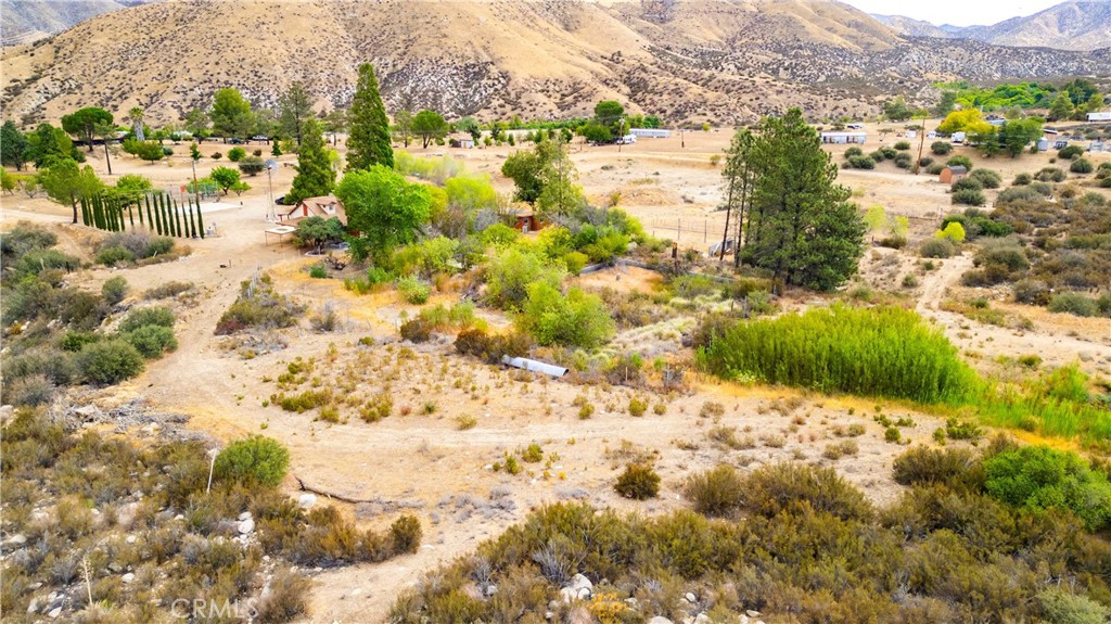 https://media.crmls.org/medias/1dbb2efd-303d-4e1a-86aa-10e8aba24a8e.jpg?preset=X-Large