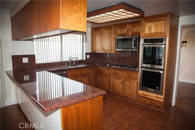 Detail Gallery Image 20 of 38 For 4109 Paseo De Las Tortugas, Torrance,  CA 90505 - 5 Beds | 3/1 Baths