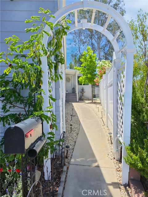 23777 Mulholland Hwy Spc 73, Calabasas CA: https://media.crmls.org/medias/1dbbadf3-842c-45fe-8edb-2c28ae22d378.jpg