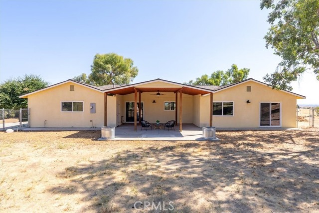 Detail Gallery Image 6 of 51 For 6095 Vista Serrano, Paso Robles,  CA 93446 - 4 Beds | 2 Baths