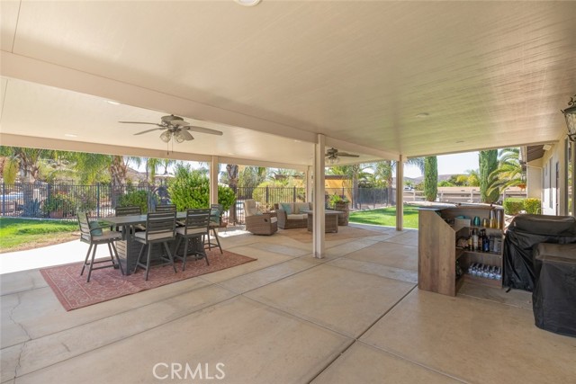 18265 Fort Lauder Lane, Perris CA: https://media.crmls.org/medias/1dbc20c3-3b00-4fbb-b9a5-a8c845c3cd8d.jpg