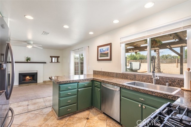 Detail Gallery Image 15 of 31 For 29559 Mount Bachelor Way, Menifee,  CA 92586 - 3 Beds | 2/1 Baths