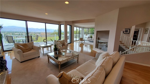 Detail Gallery Image 27 of 75 For 13503 Cheltenham Dr, Sherman Oaks,  CA 91423 - 4 Beds | 5 Baths